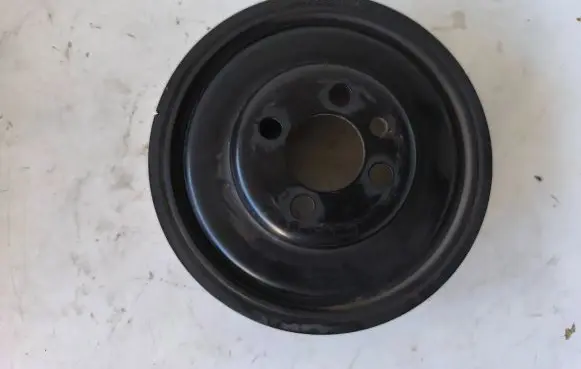 Volkswagen Caddy Crankshaft pulley 038105243M
