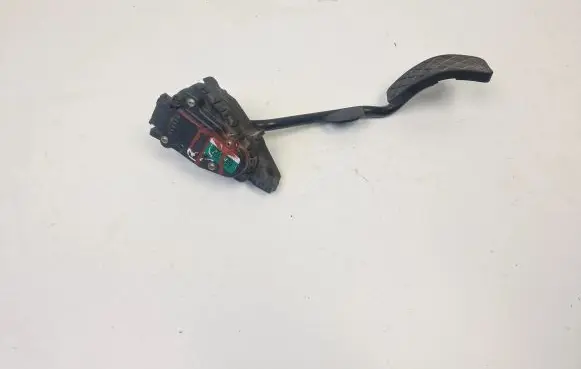 Audi A4 S4 B7 8E 8H Accelerator throttle pedal 8D2721523B