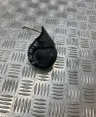 Audi A4 S4 B7 8E 8H Horn signal 8E0951221A