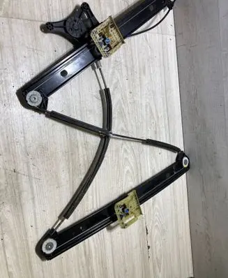 Audi Q3 F3 Front door electric window regulator 83A837462