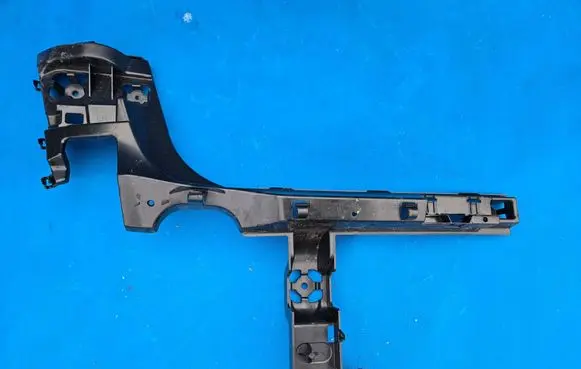 BMW 2 F45 Rear bumper mounting bracket 7376925