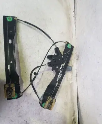 Ford Focus Front door window regulator with motor CM51A23200AF