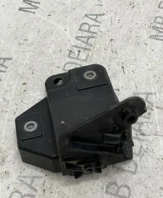 Tesla Model S Headlight/headlamp mounting bracket 106133200B