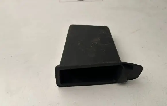 Mercedes-Benz C AMG W204 Dashboard storage box/compartment A2046830075