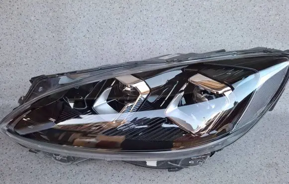Ford Kuga III Headlight/headlamp LV4B13E017AS L90187837 9018783727ER