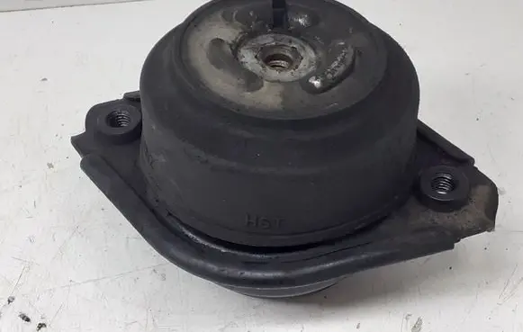 Mercedes-Benz ML W164 Engine mount bracket A2512403117