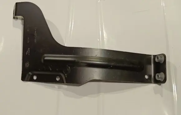 Land Rover Defender Other engine bay part L8B2113B44AB