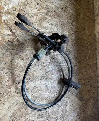 Opel Vectra C Gear shift cable linkage 55354169
