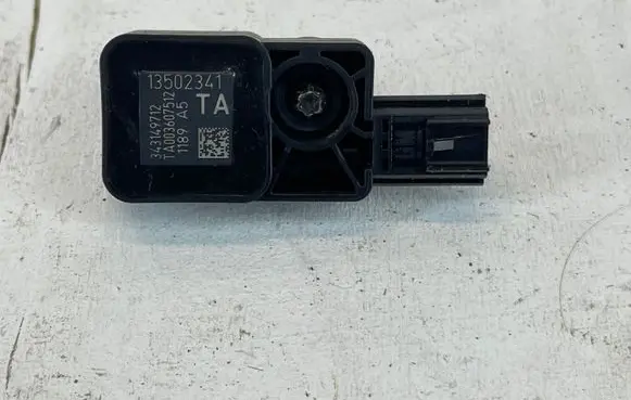 Opel Insignia A Airbag deployment crash/impact sensor 13502341