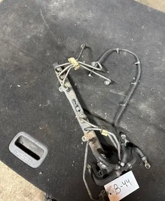 Volvo XC90 Fuel main line pipe 8699179