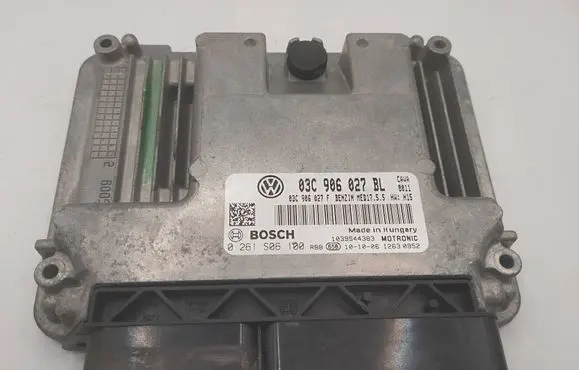 Volkswagen Tiguan Engine control unit/module 03C906027BL 03C906027F 0261S06100