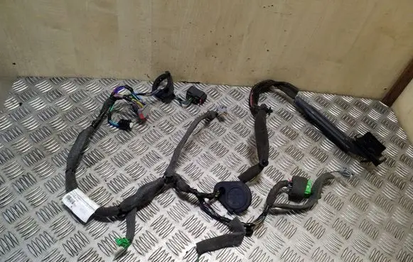 Volvo XC70 Front door wiring loom 30773656