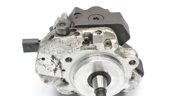 BMW 1 E81 E87 Fuel injection high pressure pump 7788670