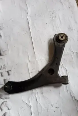 Chrysler Town & Country V Front lower control arm/wishbone