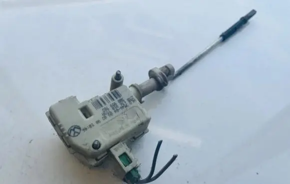 Volkswagen Golf IV Central locking motor 1j6810773a 3b0959782