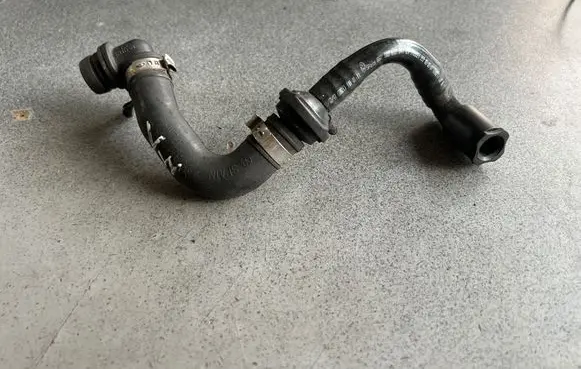 Volkswagen Golf V Vacuum line/pipe/hose 1K0612041ET 1K0611939C