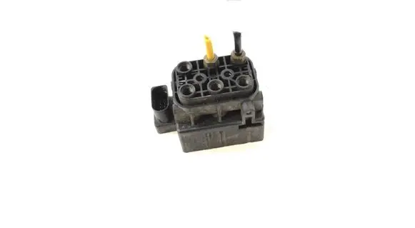 Tesla Model S Air suspension control unit module (rear) 1515240027