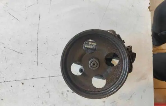 Ford Mondeo Mk III Power steering pump