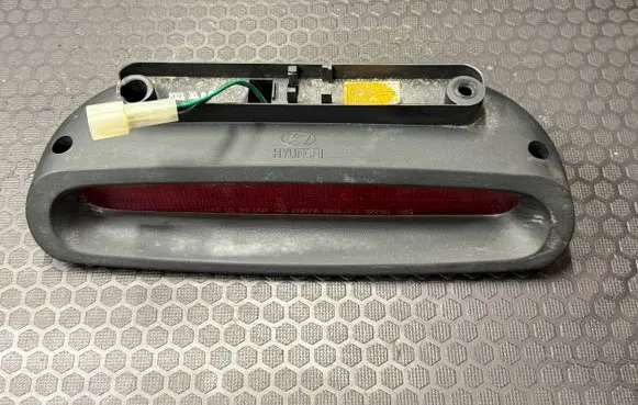 Hyundai Terracan Third/center stoplight 92750H10