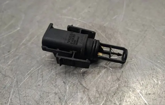 Volvo XC70 Intake air temperature sensor 9445153