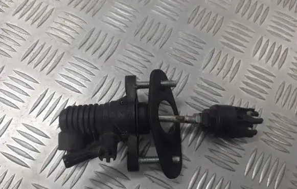 Toyota Auris 150 Clutch slave cylinder 