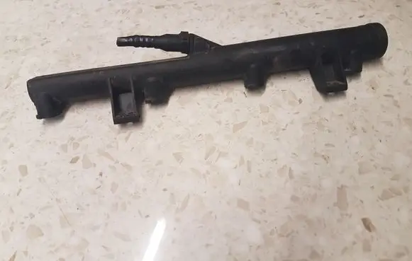Citroen Xsara Picasso Fuel main line pipe 9628084680
