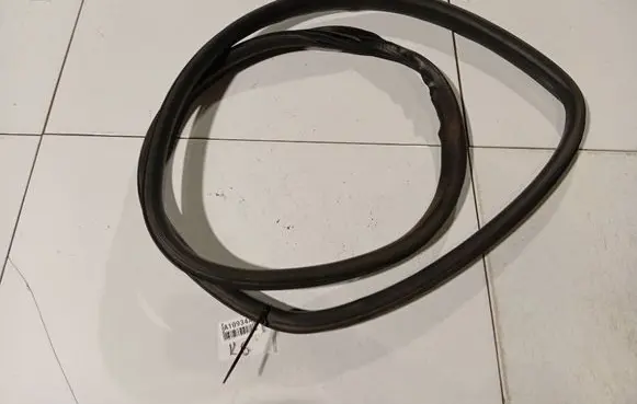 Rubber seal rear door