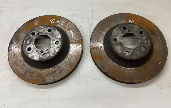 Subaru Impreza III Front brake disc