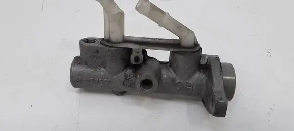 Nissan Almera Tino Master brake cylinder 22157879