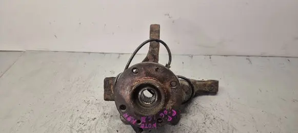 Nissan Note (E11) Front wheel hub