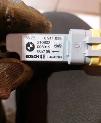 BMW X5 E53 Airbag deployment crash/impact sensor 6911038 210802 0285002064
