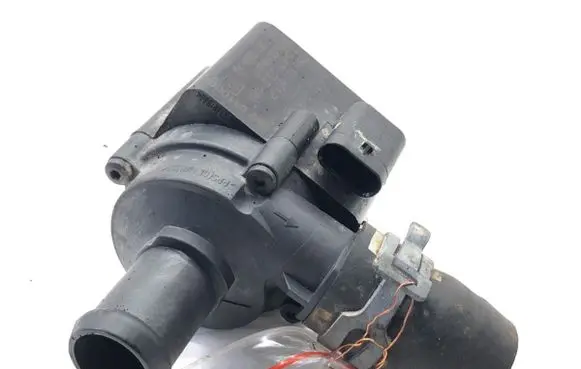 Audi A8 S8 D5 Oil filter mounting bracket 06H121601P
