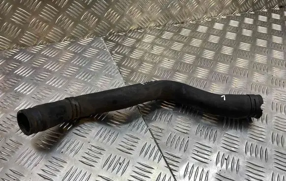 Coolant pipe/hose