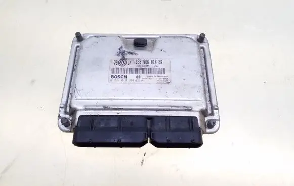 Volkswagen PASSAT B5 Engine control unit/module 038906019ER 0281010704