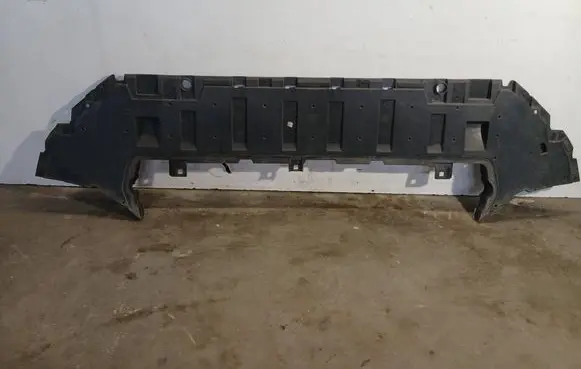 Volvo XC90 Front bumper skid plate/under tray 31404141