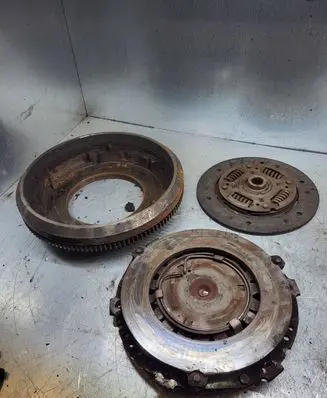 Volkswagen Golf III Clutch set kit 067105273G