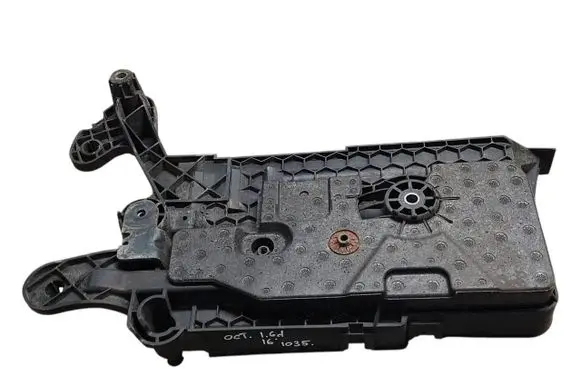 Skoda Octavia Mk3 (5E) Battery tray 5Q0915321H 5Q0915331J