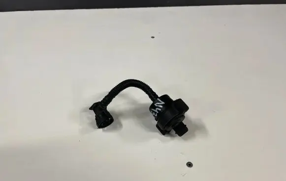 BMW 3 E90 E91 Valve vacuum 7551262