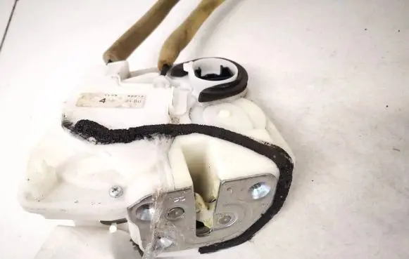 Mazda 2 Rear door lock