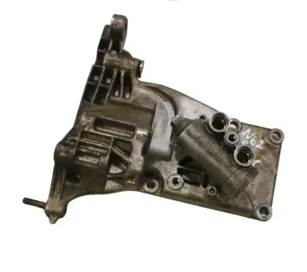 BMW 5 E60 E61 Thermostat housing 7508158