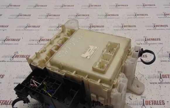 Toyota RAV 4 (XA30) Fuse box set 8273042010