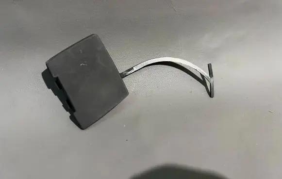 Volvo C70 Front tow hook cap/cover 08620359