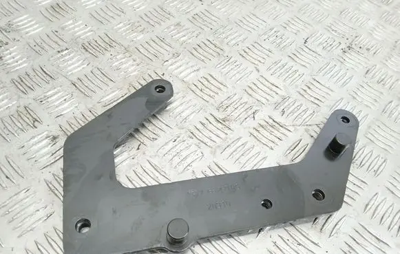 BMW 1 E82 E88 Tailgate/trunk/boot hinge 7166239