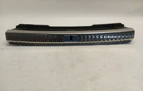 Trunk/boot sill cover protection