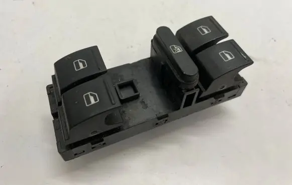 Volkswagen PASSAT B7 Electric window control switch 1Z0959858B