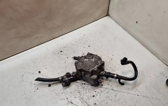 Audi A4 S4 B6 8E 8H Fuel injection high pressure pump 038145209M Y130