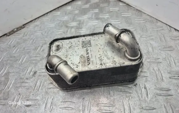 Volvo V60 Engine oil radiator 31293761