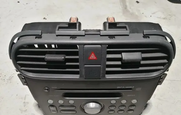 Opel Agila B Radio/CD/DVD/GPS head unit 3910151K0 3910151K00