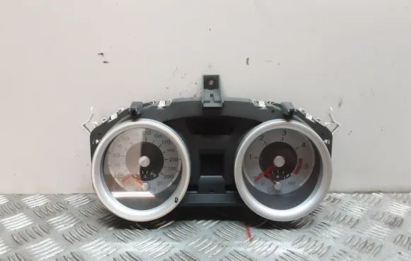 Renault Megane II Speedometer (instrument cluster) 8200402241