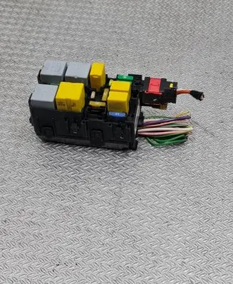 Peugeot 308 Fuse module 9806192580 2010EC0V01 A006C8
